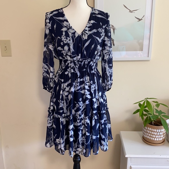 Just...Taylor Dresses & Skirts - Just Taylor blue floral long sleeve mini dress